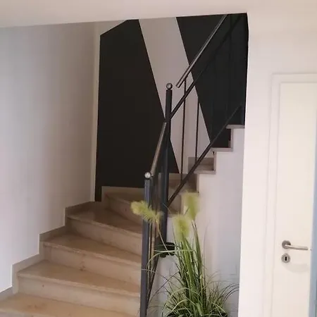 Gemuetliche Doppelhaushaelfte Holiday home Poernbach