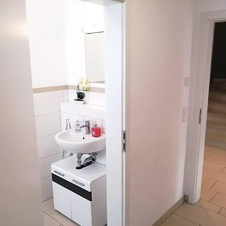 Gemuetliche Doppelhaushaelfte Poernbach