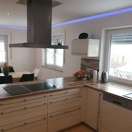 Gemuetliche Doppelhaushaelfte Holiday home Poernbach