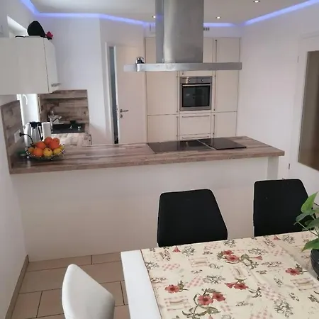 Holiday home Gemuetliche Doppelhaushaelfte