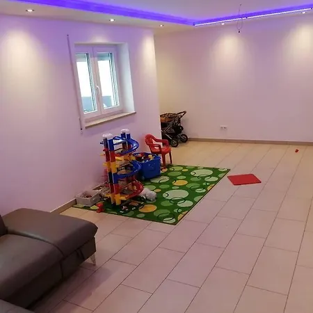 Gemuetliche Doppelhaushaelfte Pörnbach